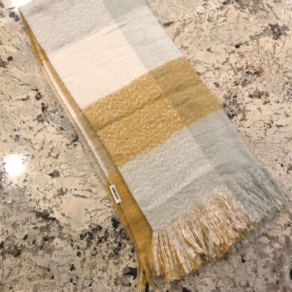 DKNY wrap